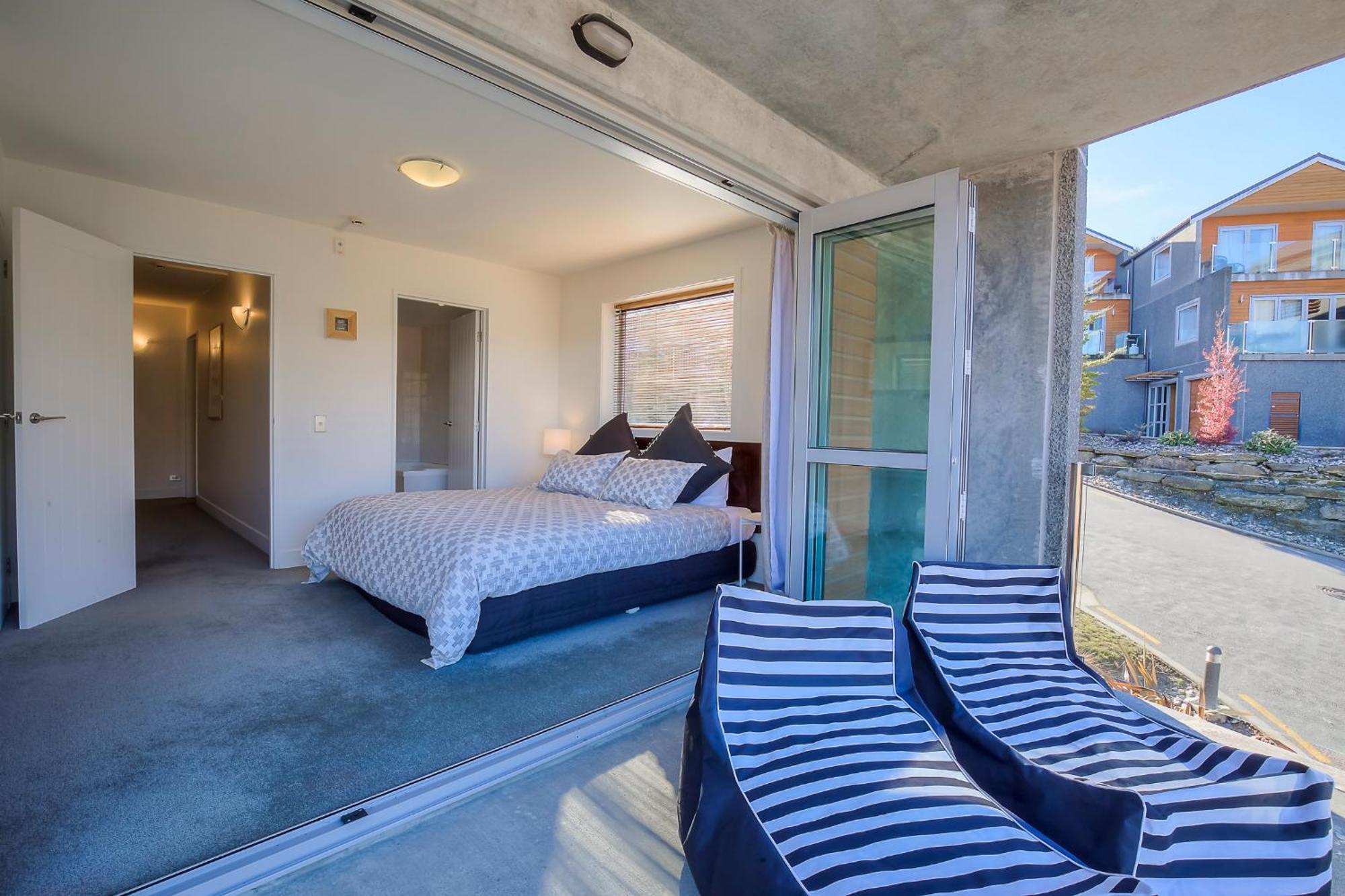 Alpine Vista - Queenstown Holiday Home ภายนอก รูปภาพ